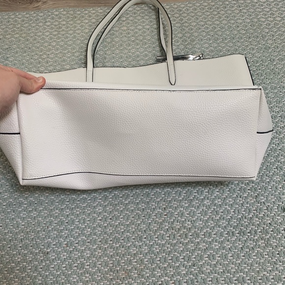 Victoria’s Secret large white tote with tassel 💙 - Picture 5 of 8